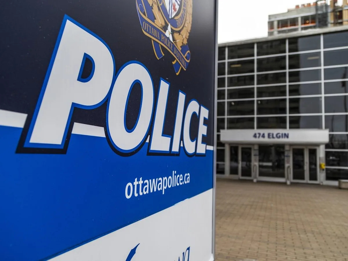 Ottawa police seek witnesses to Carleton Heights hit-and-run