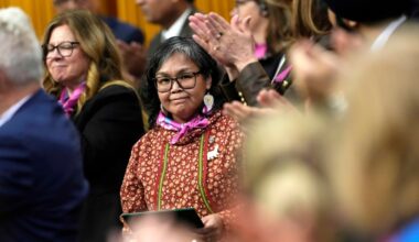 Current and former politicians in Nunavut support MP’s decision to cross floor