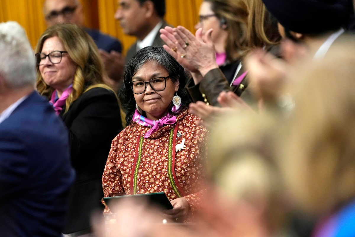 Current and former politicians in Nunavut support MP’s decision to cross floor