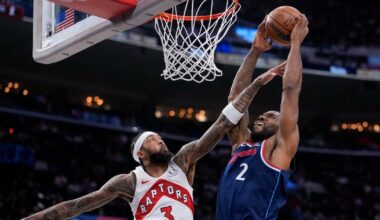 Kawhi Leonard scores 27 as the Los Angeles Clippers beat the Toronto Raptors