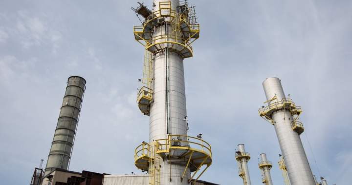 Carbon price would cost Alberta oilsands a Timbit per barrel: climate group