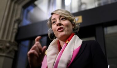 Ottawa to announce $550M in funding for Canadian research projects