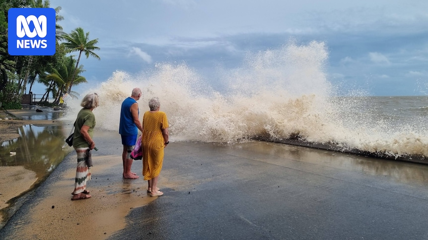 Tropical Cyclone Narelle live updates: Far North Queensland takes cover as severe system tears into coast