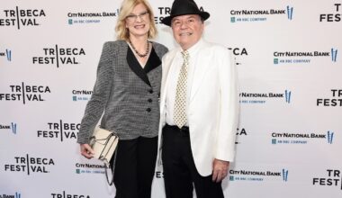 Judge finds Leonard Cohen’s manager did nothing wrong, countering claims by songwriter’s heirs