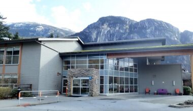 B.C. faces long-term care shortage, and decision to delay facilities is drawing fire