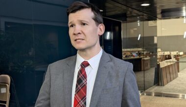 Calgary returns yet again to water restrictions amid work to fix ailing pipe system