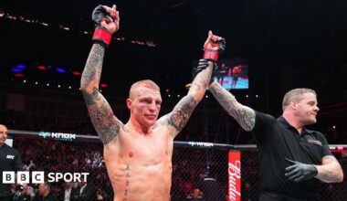 Mason Jones celebrates his win over Axel Sola