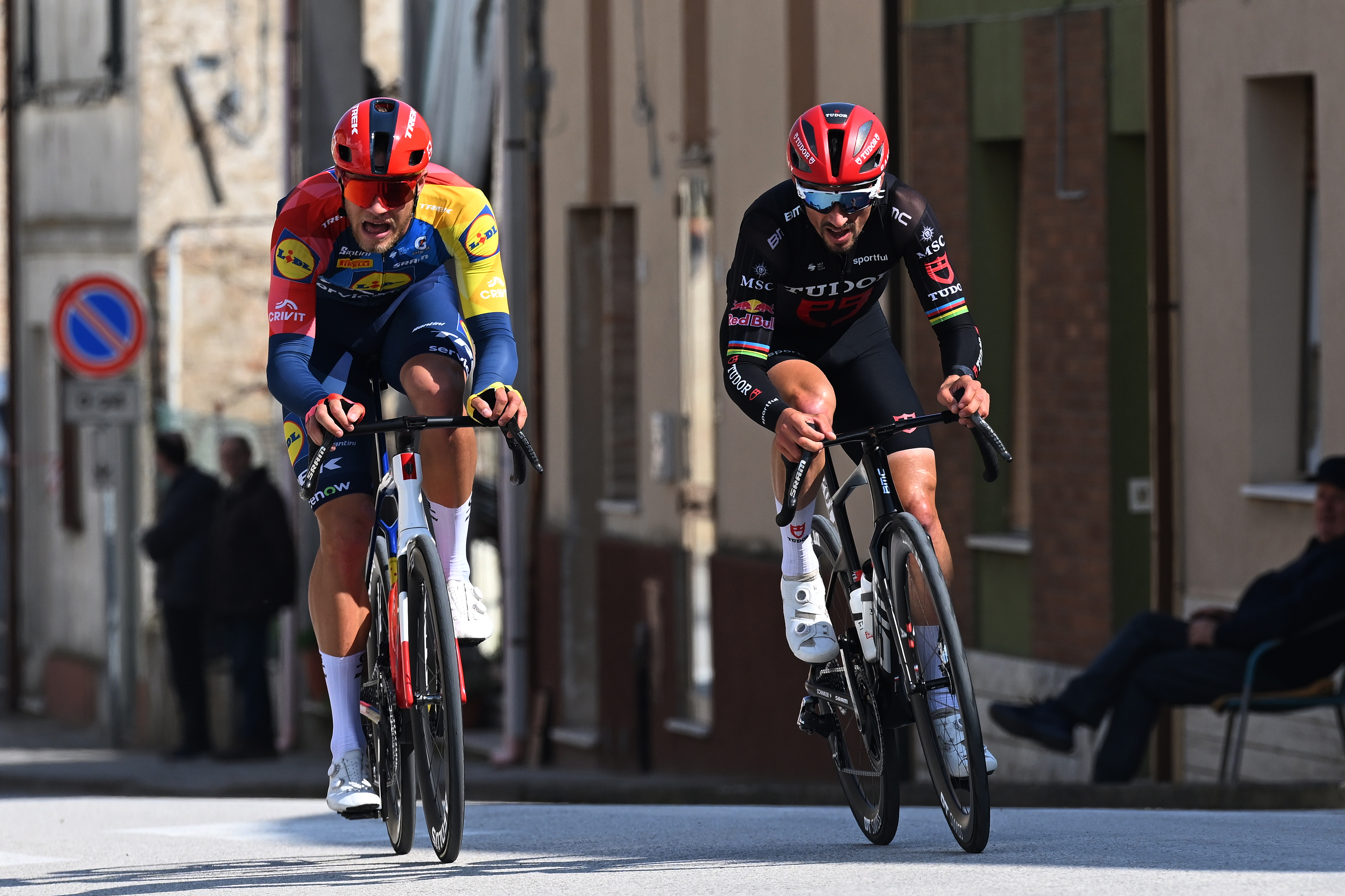 Jonathan Milan and Julian Alaphilippe stage 5 Tirreno-Adriatico 2026