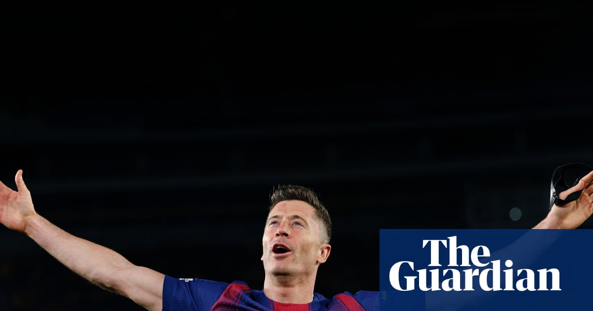 Lewandowski and Raphinha double up as Barcelona run riot against Newcastle | Champions League