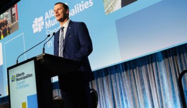 Ambulance procurement among key issues as municipal leaders meet in Edmonton - DiscoverAirdrie.com