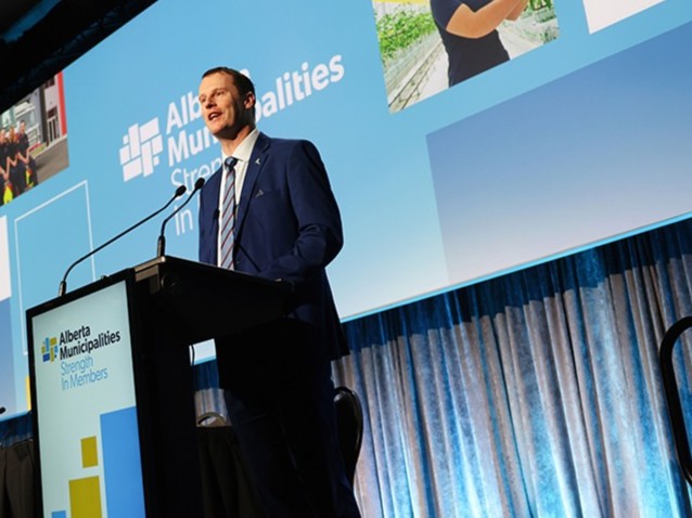 Ambulance procurement among key issues as municipal leaders meet in Edmonton - DiscoverAirdrie.com