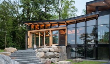 "Heated Rivalry" cottage rentals sell out in seconds as fans also spot bizarre Airbnb pricing glitch - Toronto Star