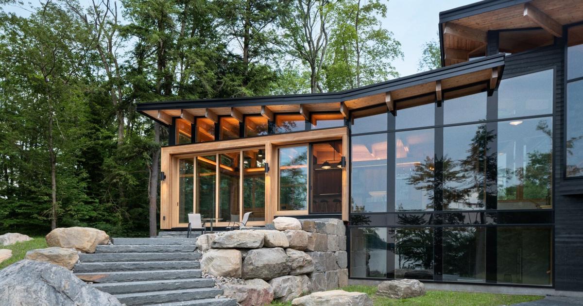 "Heated Rivalry" cottage rentals sell out in seconds as fans also spot bizarre Airbnb pricing glitch - Toronto Star