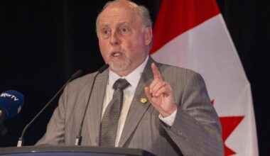Gale asks municipal affairs minister to shrink size of Niagara councils - St. Catharines Standard