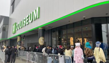 Fans flock to Hamilton as K-pop supergroup TWICE stops in on world tour - The Spec