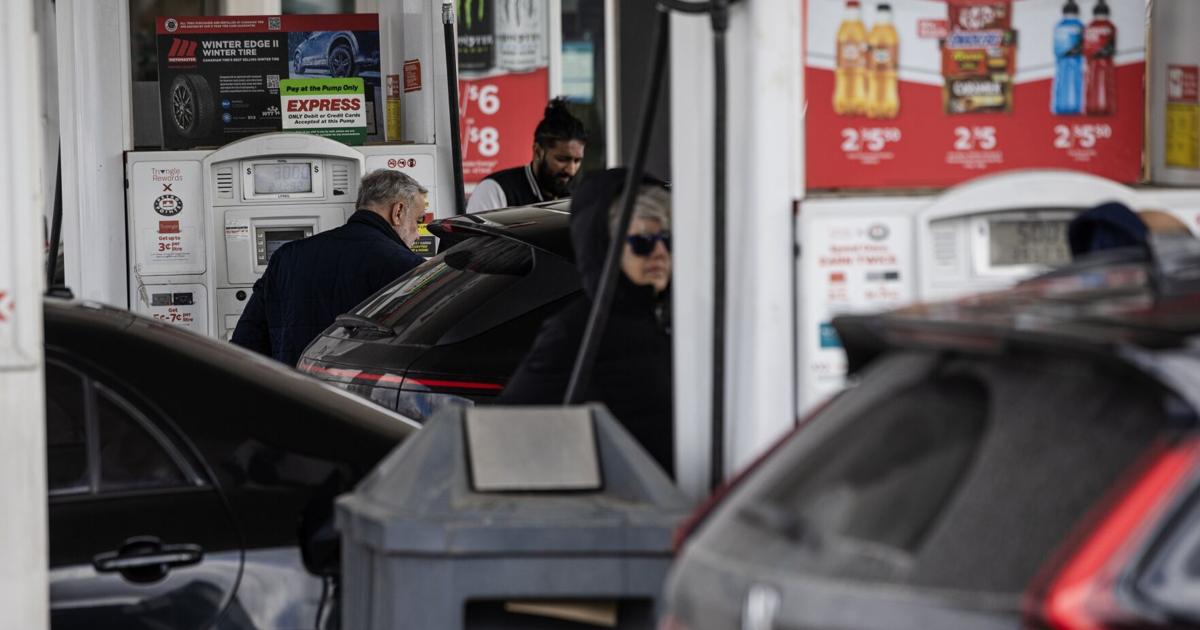 Canadian recession risk on the rise as high oil prices threaten to curb consumer spending - Toronto Star