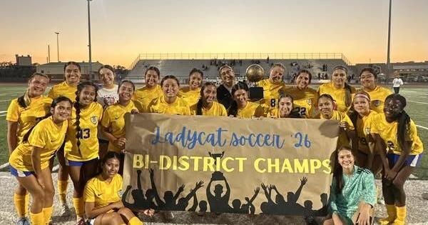Victoria West, East and Bay City soccer teams advance to second round of playoffs | High School Sports