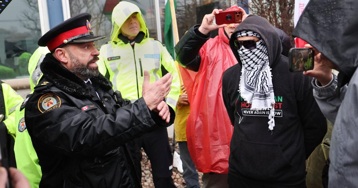 Police are banning pro-Palestine protesters from residential streets in this Toronto neighbourhood - Toronto Star
