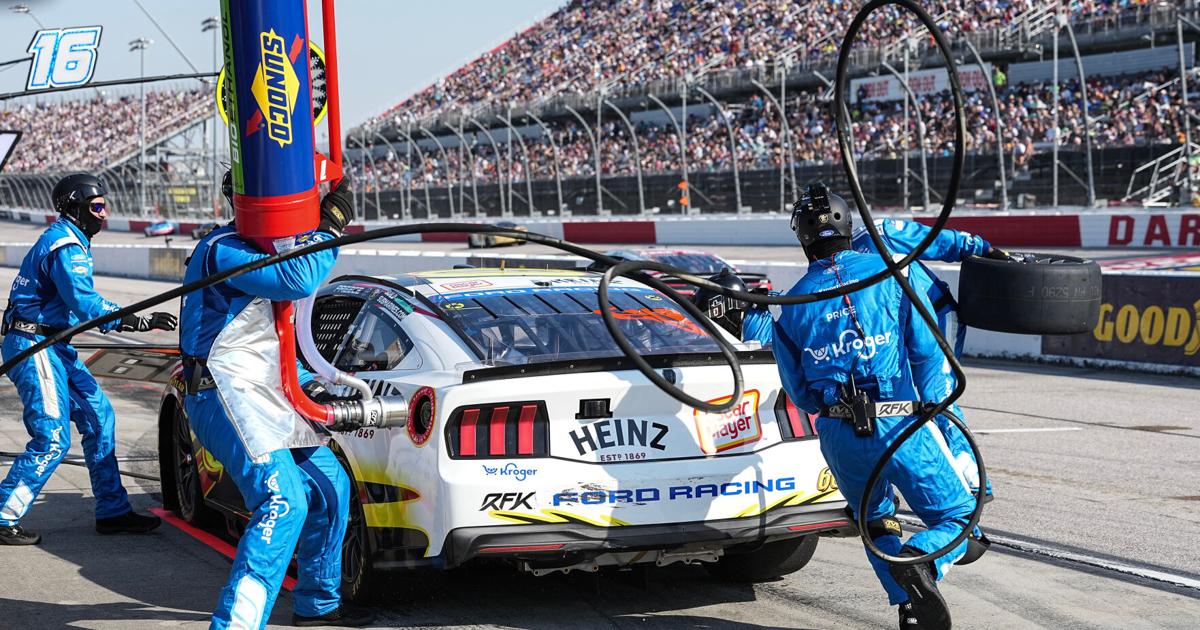 Reddick stays hot with 4th win and NASCAR drivers eye Martinsville’s iconic clock trophy | National Sports