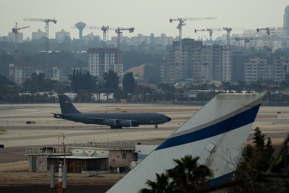 U.S. military aircraft using Canadian airspace to refuel en route to Middle East