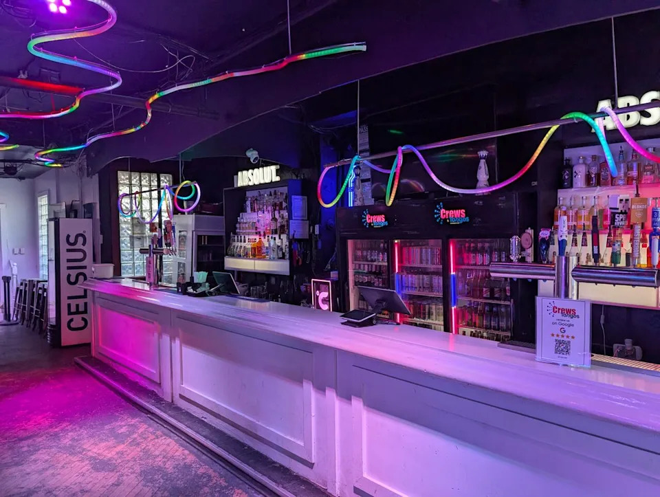 Since coming under new ownership in 2025, Crews & Tangos has been updated with a new POS system, stage, lighting, and countertops.