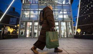 Quebec will soon allow retail stores to close late on weekends, but some not enthused - Montreal
