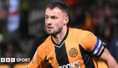 Cambridge United 1-0 Salford City - Gibbons goal gives U's victory