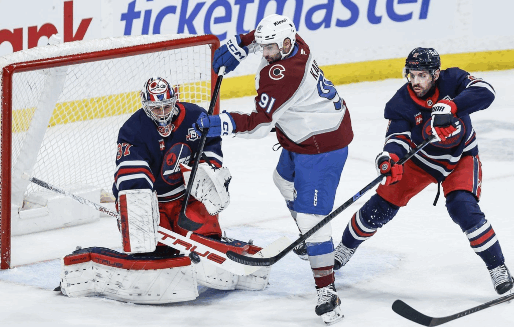 Connor secures eighth 30-goal season as Jets take down Avalanche 3-1