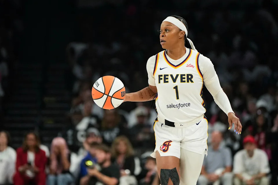 Indiana Fever guard Odyssey Sims orchestrates the offense during a gameLucas Peltier-Imagn Images