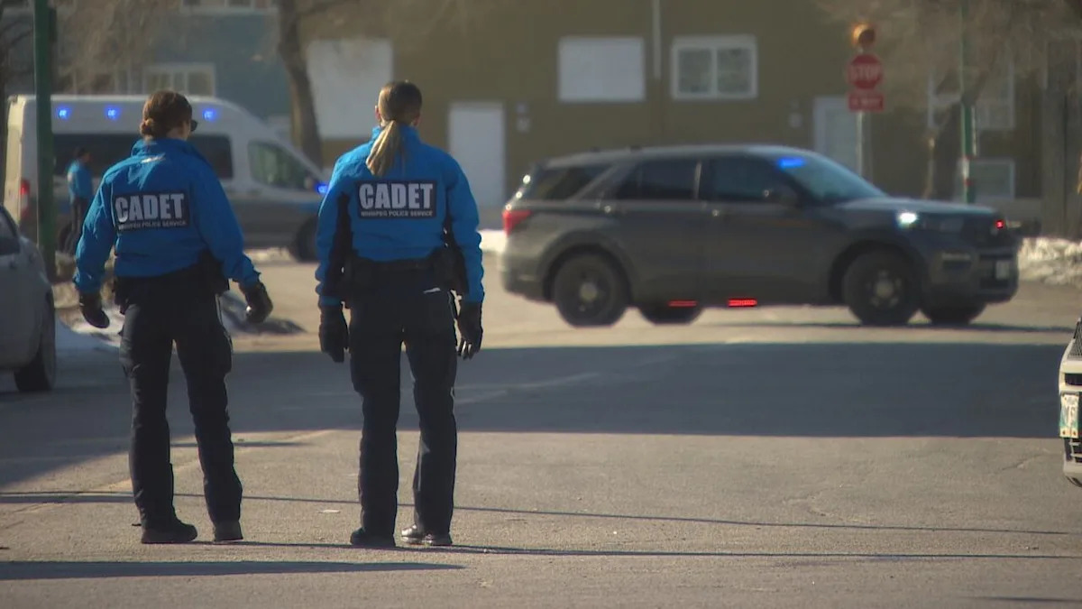 Sections of Main Street, Dufferin Avenue closed after collision, Winnipeg police say