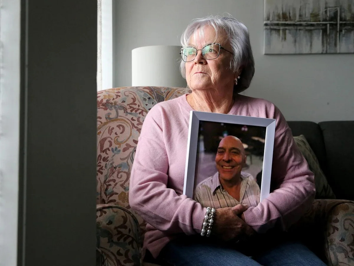 News of the day: Ottawa man found dead after homecare agency closes his file; Air canada crash; crossing guard critically injured in hit-and-run