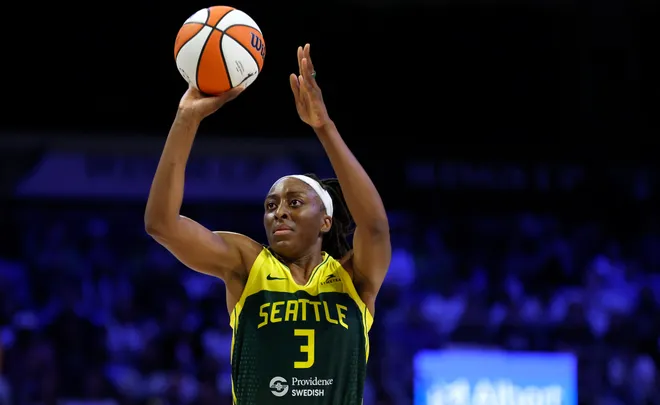 ARLINGTON, TEXAS - MAY 19: Nneka Ogwumike #3 of the Seattle Storm shoots the ball against the Dallas Wings during the second half at College Park Center on May 19, 2025 in Arlington, Texas. NOTE TO USER: User expressly acknowledges and agrees that, by downloading and/or using this photograph, user is consenting to the terms and conditions of the Getty Images License Agreement. (Photo by Ron Jenkins/Getty Images)