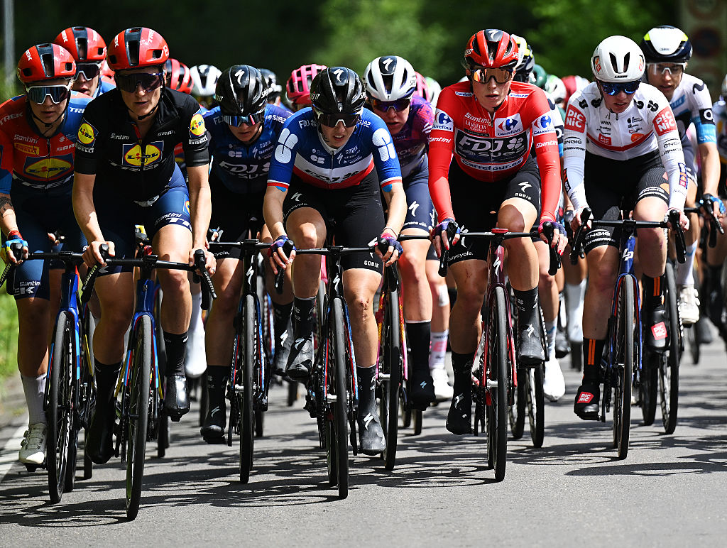 FDJ-Suez rode to protect Demi Vollering at the La Vuelta Femenina