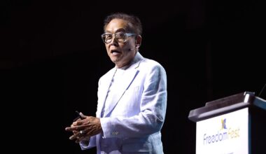 Robert Kiyosaki warns of hyperinflation in the US — but sees massive upside in these 3 assets