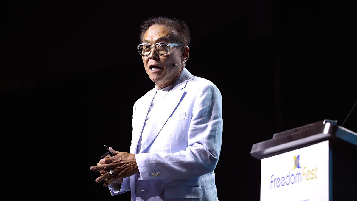 Robert Kiyosaki warns of hyperinflation in the US — but sees massive upside in these 3 assets