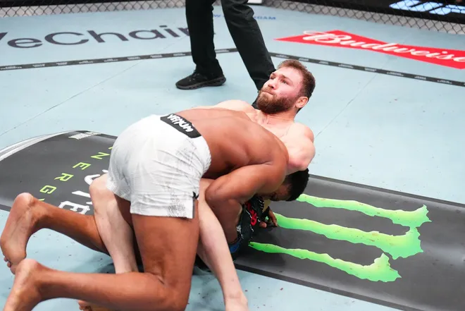 Ion Cutelaba def. Oumar Sy, UFC Fight Night 269