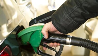 GasBuddy analysts warn oil surge could bringing pump price increases to Canada | play 103.7