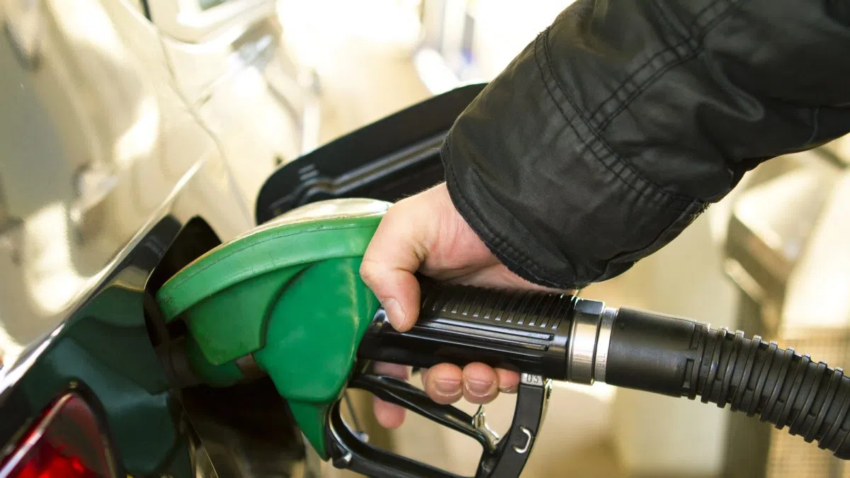 GasBuddy analysts warn oil surge could bringing pump price increases to Canada | play 103.7