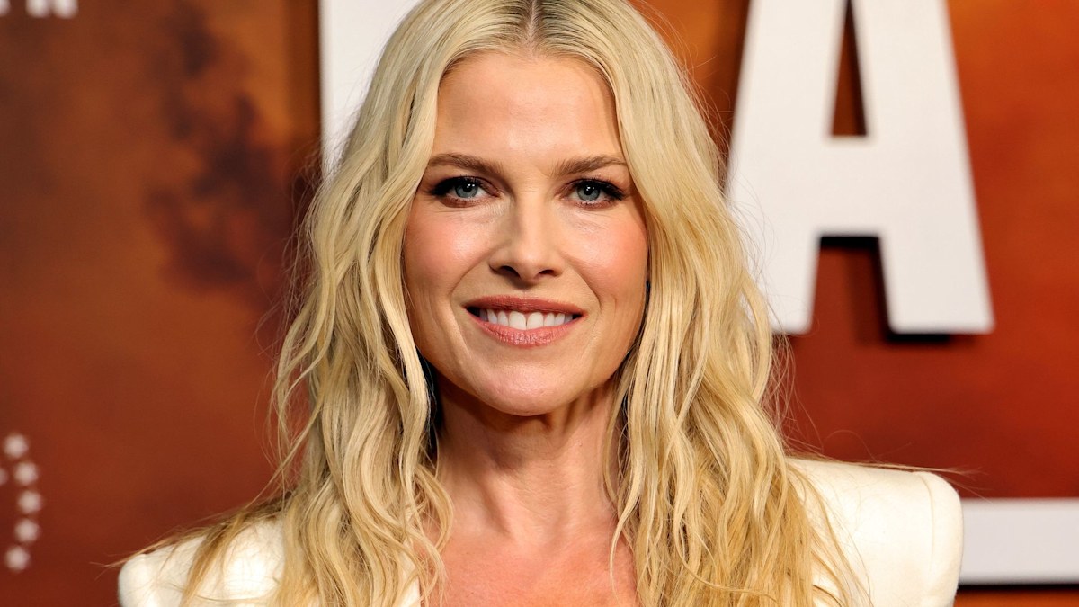 Ali Larter shows off abs in tiny bikini during milestone birthday getaway