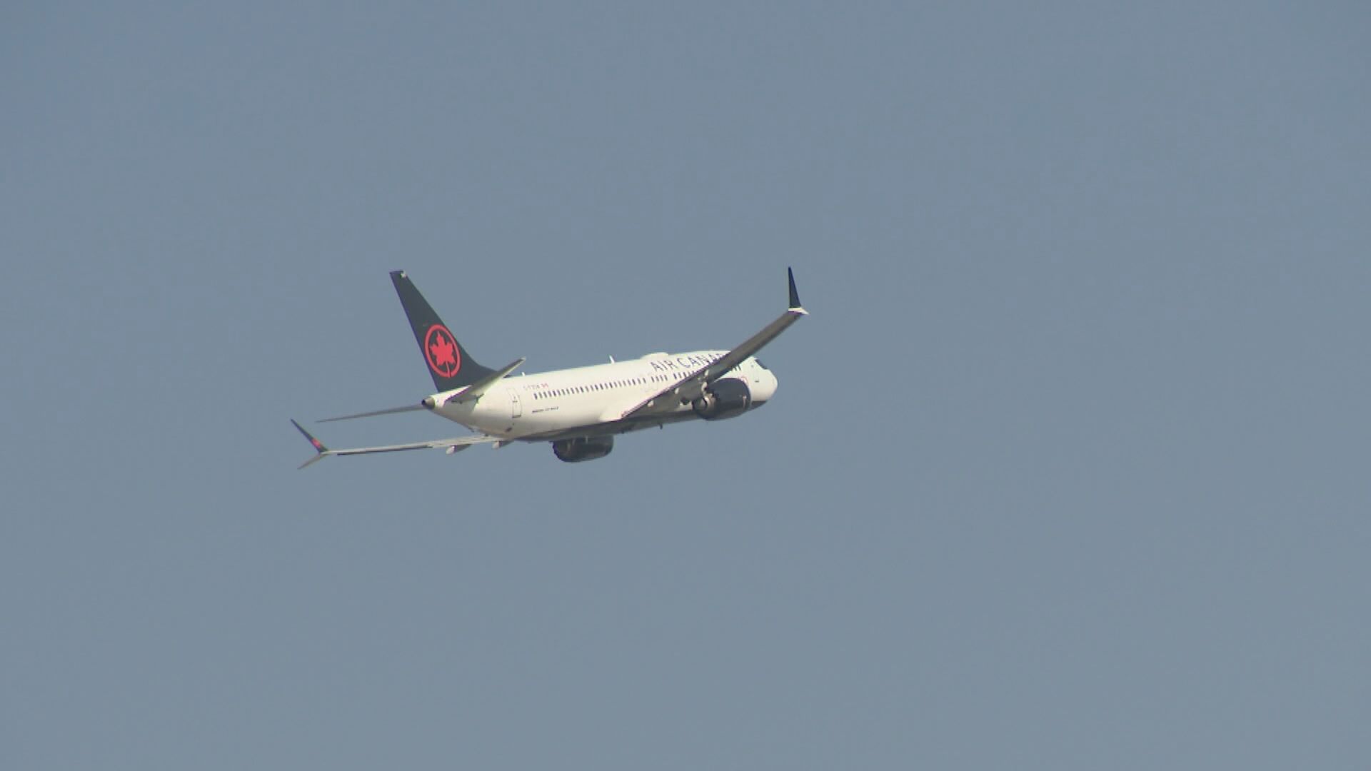 Click to play video: 'Iran war threatens $11.7 trillion global travel industry amid flight cancellations and chaos'