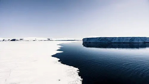 Antarctica ice/Mlenny/Getty Images-1995022871-170667a