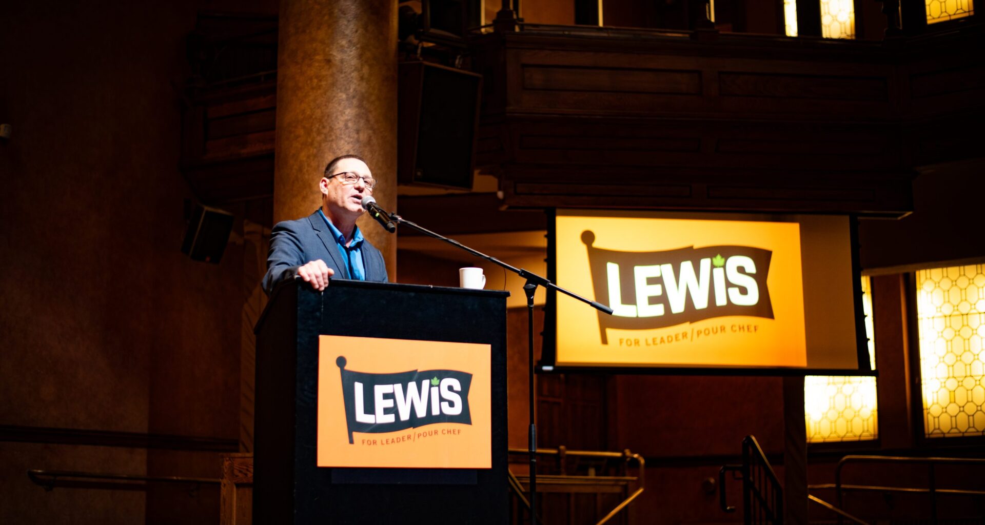 Avi Lewis woos Ottawa crowd with vision for NDP