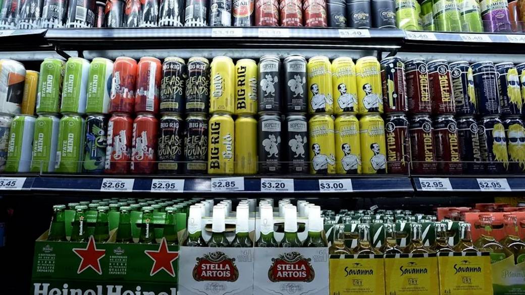 Click to play video: 'Ready-to-drink beverages expand to grocery stores as LCBO strike continues'