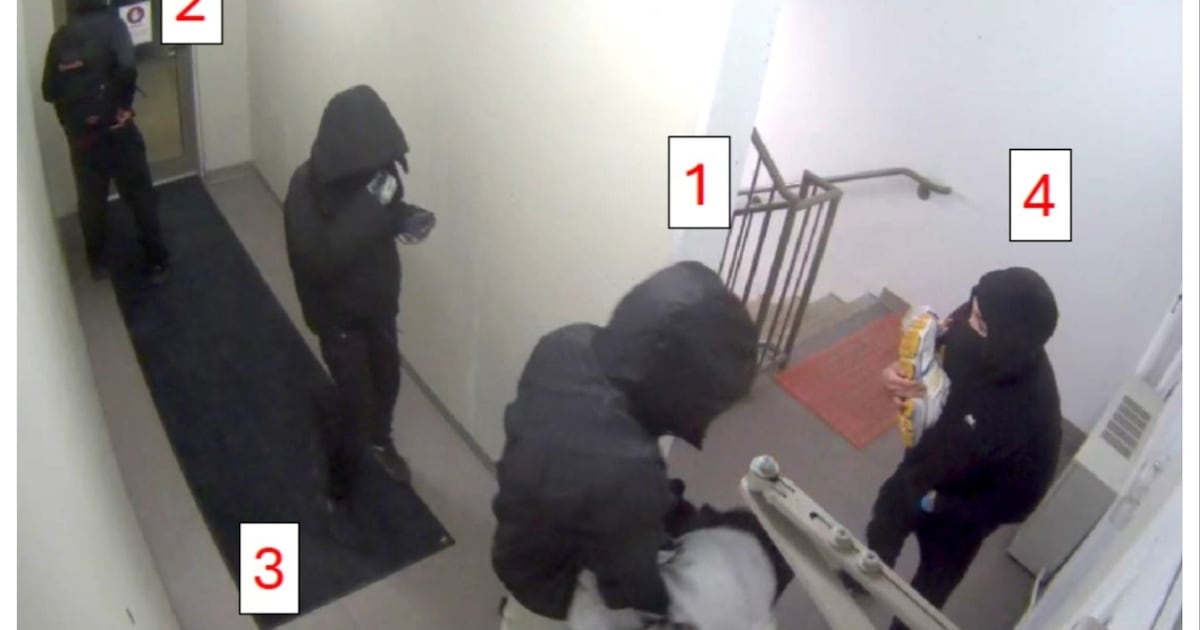 Man, 18, arrested after allegedly ramming police cruisers while fleeing home invasion – CP24