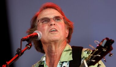'Country' Joe McDonald, '60s rock star, proud protest counterculture icon, dies at 84 - CTV News