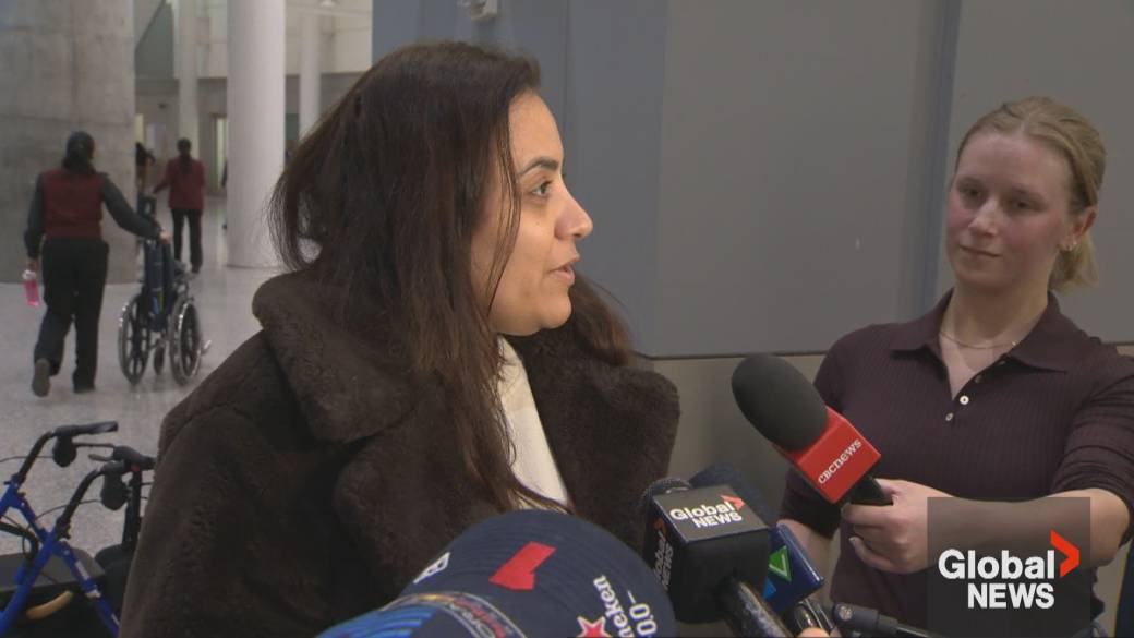 Click to play video: '‘Bittersweet:’ Canadians fleeing UAE arrive in Toronto, families left behind'
