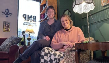 Montreal comedians raise funds for tenants' rights