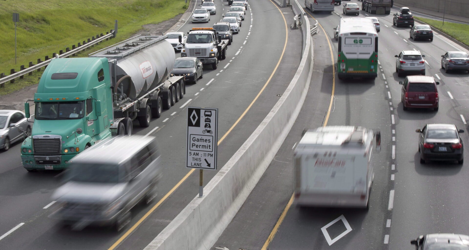 Ontario to let solo drivers use HOV lanes during off‑peak hours