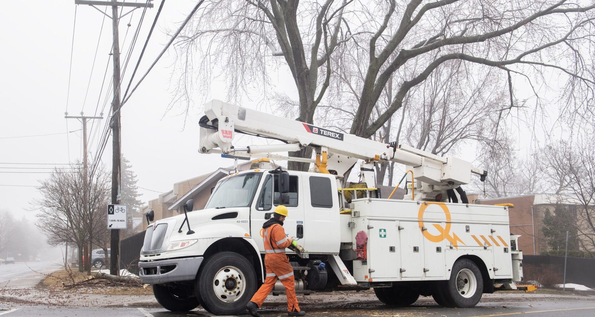 Emergency services prepare as freezing rain storm moves into Montreal region