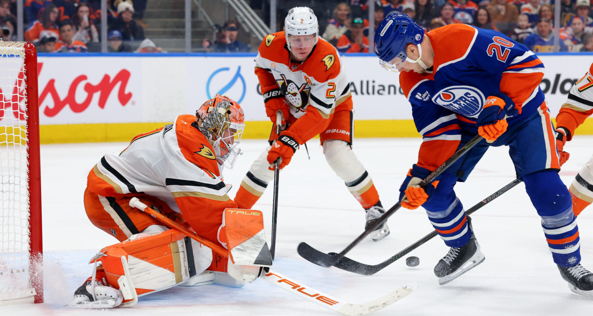 Oilers beat Ducks 4-2, McDavid moves back into scoring lead with three points